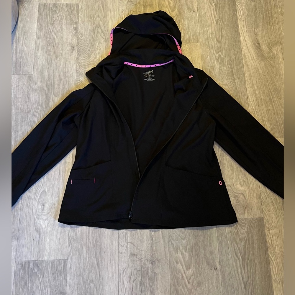 HeartSoul break on through Scrub Jacket with detachable hood in black! Size XL!